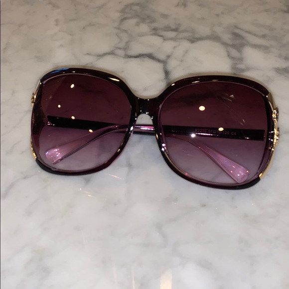 NWOT. Only 1 left! Fashion design sunglasses 🕶 - Picture 3 of 5